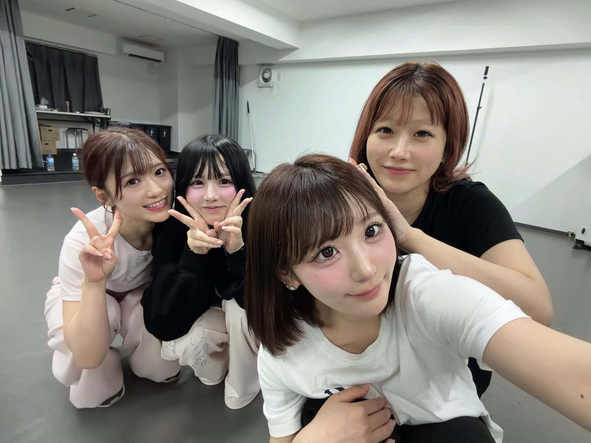 Sakura___HS's tweet photo. 私は人に恵まれすぎているってしみじみ、、(   ߹ㅁ߹)💞
お忙しい中ご指導頂きありがとうございました、ライブに生かせるよう精一杯頑張ります🙇🏻‍♀️🔥

@あいきゃんさん (見つからず🥲)
@moe__HS https://t.co/0LyaiRZWar