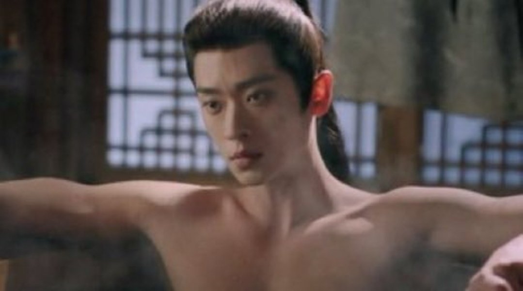 PnkFlamee's tweet photo. cheng lei's bath scenes and li yunrui's grey hair belong in the same category of public distraction https://t.co/hoPkXapa4X