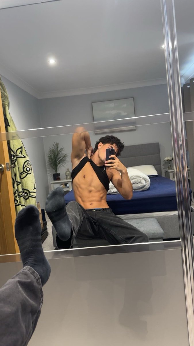 God_cash_Cal's tweet photo. Still looking shredded after a long weekend of drinking, whose going to be the first to reimburse 
DMs are open ➡️➡️➡️ 

#findom https://t.co/txjE6w9Yh6