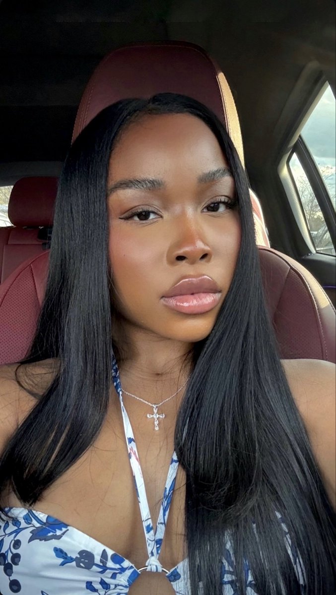 BeckyRosee_'s tweet photo. 💋 Pretty face, pretty mind, pretty impossible to forget. https://t.co/ViW95o0ojs