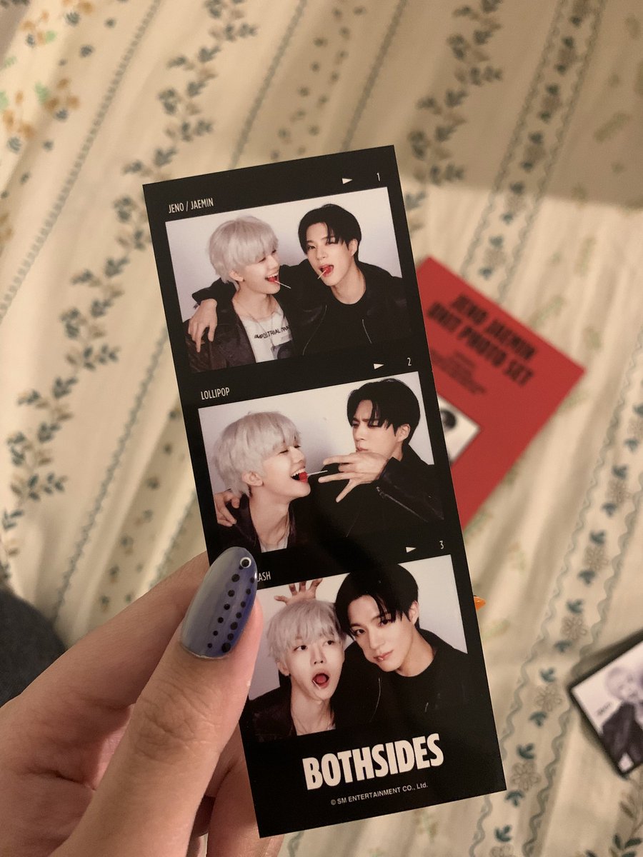 r6ypt's tweet photo. gila…… beneran couple hits ibukota yg pacaran di blok m dan suka hunting frame lucu……. GW LAGI MEGANG HASILNYA PHOTOBOOTHNYA WOI YAAMPUN https://t.co/avzmiuJeFc