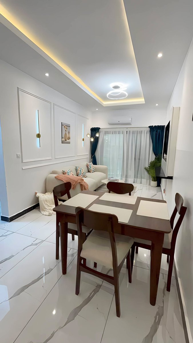 CommeIvoir's tweet photo. Venez louer mon airbnb famille, je dois vivre un peu la vie de Lougah. 
C’est un 2 pièces situé au nouveau CHU.

Toutes les infos en dessous de ce tweet 

Et aussi au +225 0748165850 https://t.co/ThVCtmOj48