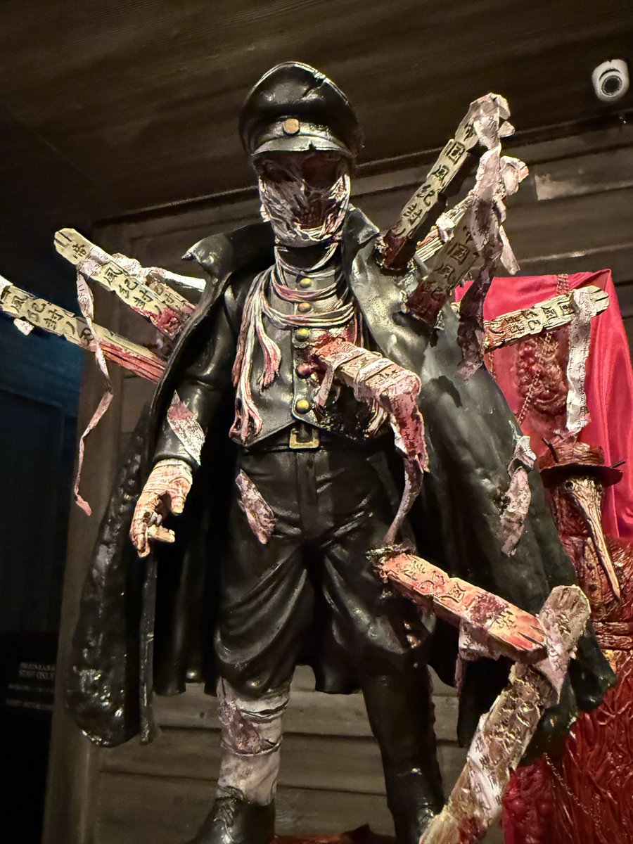 efukun666's tweet photo. 初日に参加する事ができ最高でした！
一点もがどれもカッコ良すぎました^o^！
#暗黒エンターテイメント 
#sofubi https://t.co/RH9TsbkKe5