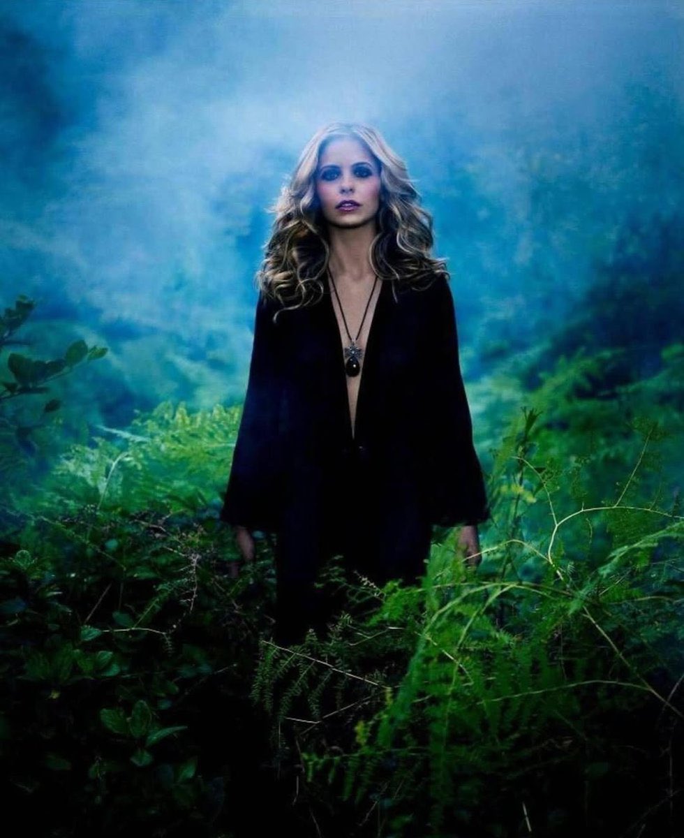MarMadVic's tweet photo. #MilfMonday goddess of the hour Sarah Michelle Gellar!😍🥵🔥😈 https://t.co/7CAp4A8JpC