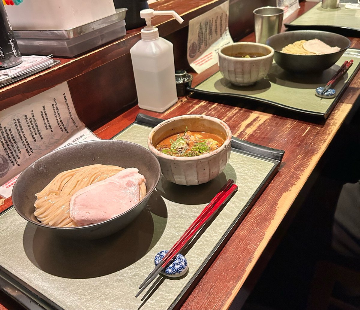 otoko_soba's tweet photo. これ食べた人いますか？
睡魔で上げ忘れていたようです
カレーつけ麺
動物系ベースで甘味のある欧風仕立て
当日限りらしい
めっちゃ美味しいのに https://t.co/lwoWiYukNC