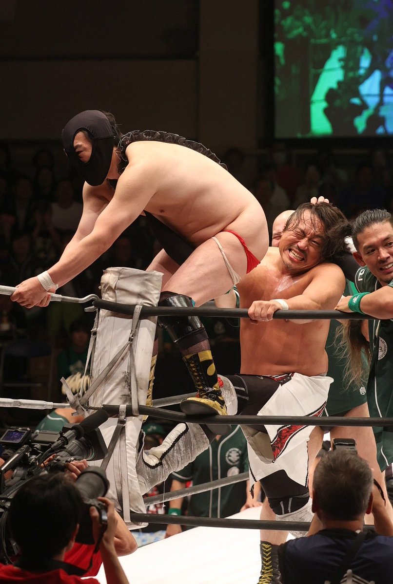 caspro1009's tweet photo. プロレスが一番面白い✨️
#一面対抗戦 #njpw #ddtpro https://t.co/4nwiIBtglE