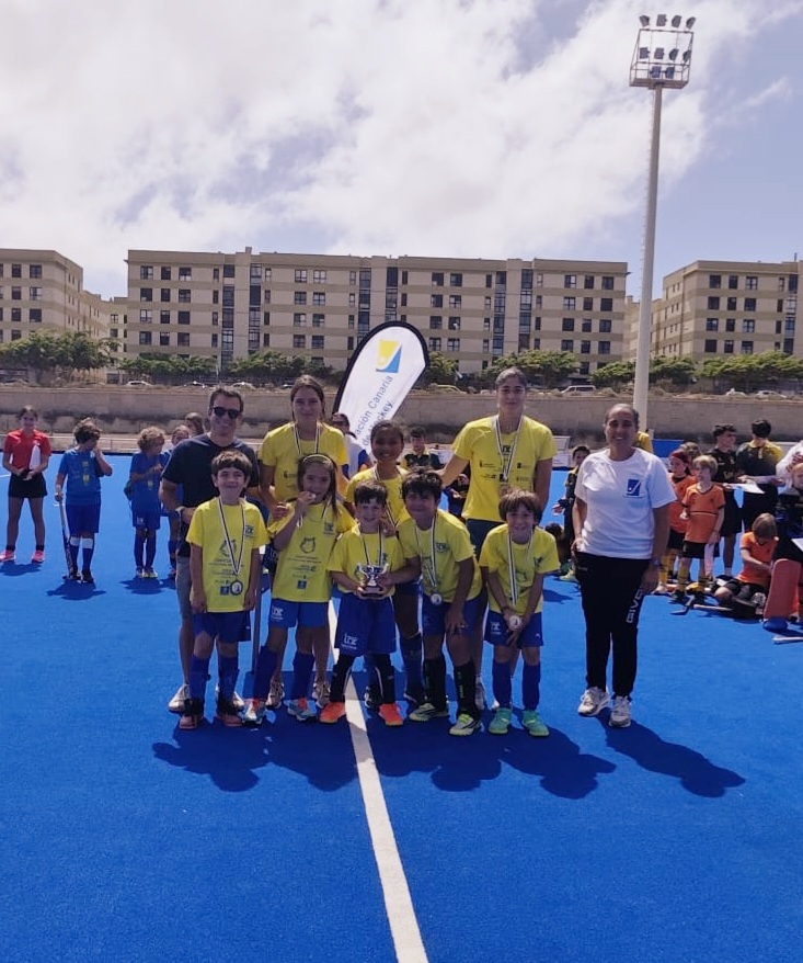 UDTaburiente's tweet photo. ¡Finales de la Liga Benjamín Mixta!

Nuestros pequeños cerraron la temporada con una jornada llena de emoción, aprendizaje y mucho hockey. 🙌

El Taburiente A finalizó como subcampeón de la competición, tras superar las semifinales y disputar una gran final frente al Agonek A. https://t.co/sh5y2pd46r