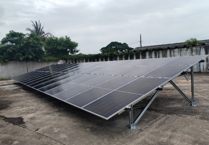 TecnomaticaCuba's tweet photo. En marcha! Iniciamos la fase de montaje del Parque Fotovoltaico de 650kW en Aerovaradero.
Un proyecto clave de Fuentes Renovables de Energía  diseñado por TM para potenciar la eficiencia energética en la logística aérea. ✈️ https://t.co/dnlx4rFdQq