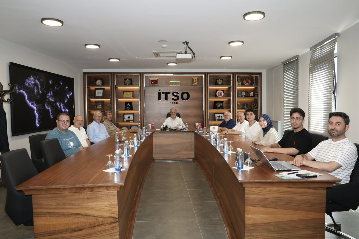 inegoltso's tweet photo. Olağan @itsovakif toplantımızda, Şehit Fevzi Başaran İmam Hatip Lisesi Okul Müdürü Mahmut Alpir’i ve İnegöl Hacı Sevim Yıldız Mesleki Eğitim Kampüsü HSY-1 ve HSY-3 MTAL öğrencilerinden oluşan Rising Star Robotic Team’i ağırladık.

Rising Star Robotic Team, dünyanın en prestijli robotik organizasyonlarından biri olan 2026 FIRST Robotics Competition (FRC) sezonunda ülkemizi ve ilçemizi uluslararası platformda başarıyla temsil eden gençlerimizden oluşmaktadır.

Toplantımızda bizlerle deneyimlerini ve çalışmalarını paylaşan ekibe teşekkür ediyor, başarılarının devamını diliyoruz.