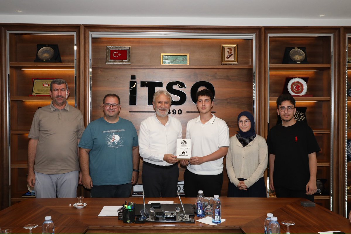 inegoltso's tweet photo. Olağan @itsovakif toplantımızda, Şehit Fevzi Başaran İmam Hatip Lisesi Okul Müdürü Mahmut Alpir’i ve İnegöl Hacı Sevim Yıldız Mesleki Eğitim Kampüsü HSY-1 ve HSY-3 MTAL öğrencilerinden oluşan Rising Star Robotic Team’i ağırladık.

Rising Star Robotic Team, dünyanın en prestijli robotik organizasyonlarından biri olan 2026 FIRST Robotics Competition (FRC) sezonunda ülkemizi ve ilçemizi uluslararası platformda başarıyla temsil eden gençlerimizden oluşmaktadır.

Toplantımızda bizlerle deneyimlerini ve çalışmalarını paylaşan ekibe teşekkür ediyor, başarılarının devamını diliyoruz.