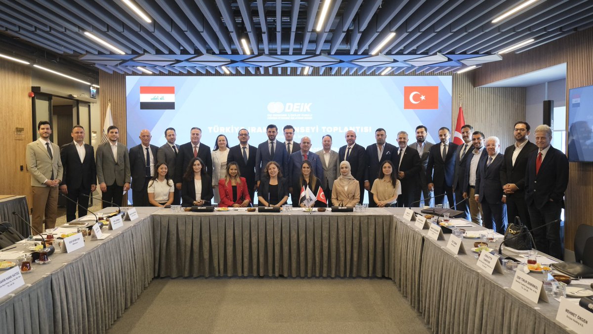 deikiletisim's tweet photo. Türkiye-Irak İş Konseyimiz, @halitacar başkanlığında, Avrupa İmar ve Kalkınma Bankası (EBRD) heyetinin katılımıyla toplantı gerçekleştirdi.

Toplantıda, 
🔹 Irak sınırında yaşanan sorunlar ile ilgili EBRD tarafından sağlanan destekler,
🔹 EBRD'nin Irak'ta gerçekleştirdiği faaliyetler,
🔹 Türk firmalarının Irak'ta karşılaştıkları sorunlara ilişkin çözüm arayışları,
🔹 Gıda, enerji, inşaat, altyapı, sağlık, bankacılık ve finans ile ilgili gelişmeler değerlendirildi.

#İşimizTicariDiplomasi