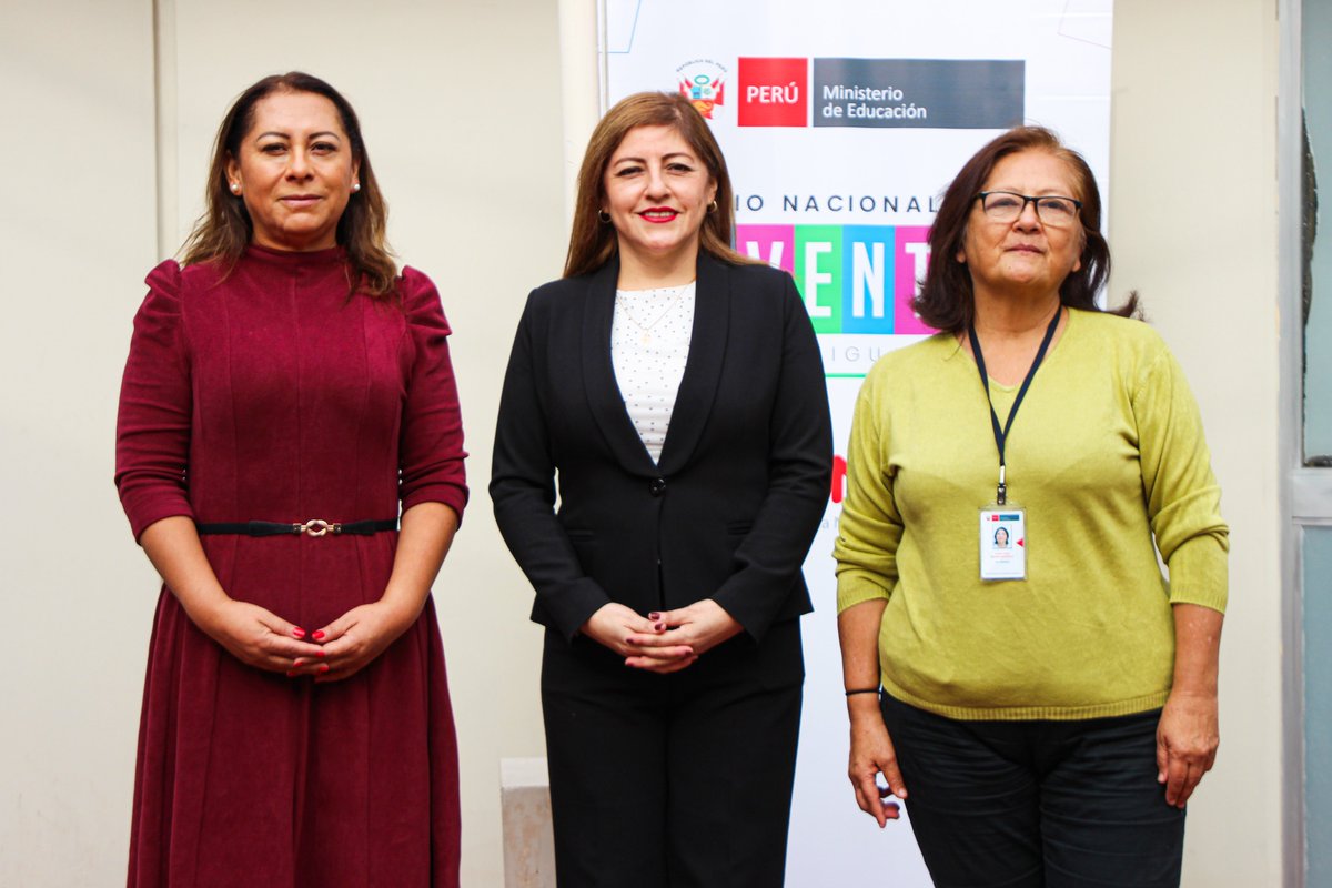 senaju's tweet photo. Hoy realizamos el izamiento y homenaje a nuestra Bandera Nacional, símbolo de identidad, historia y unidad que nos inspira a seguir trabajando por el desarrollo del país.

¡Sigamos construyendo un Perú con más oportunidades para las juventudes! https://t.co/HopHUZBsyq