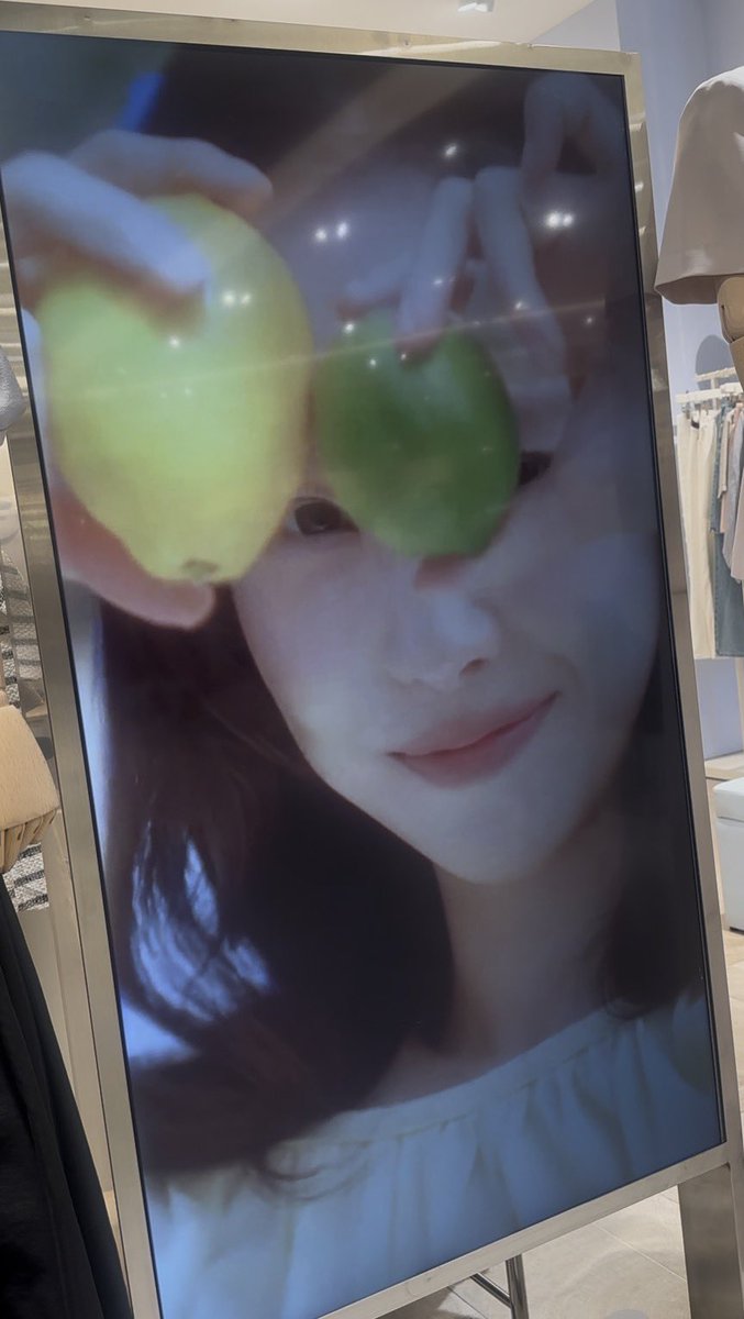 nangmanee210's tweet photo. 오늘(어제) 내 나은님 자만추 했어요 ~~ 넘 예뻐서 반죽음
그저 너무 보고싶을 뿐... https://t.co/9xDApUkX7r