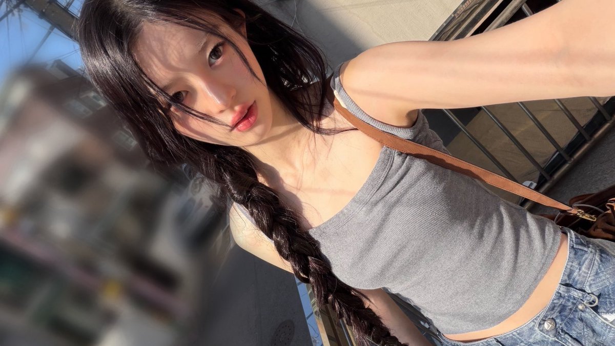 minjol's tweet photo. Sun tried to compete but still lost… when the sun can’t even beat me for being hot :3 https://t.co/z4JMsfaPPS