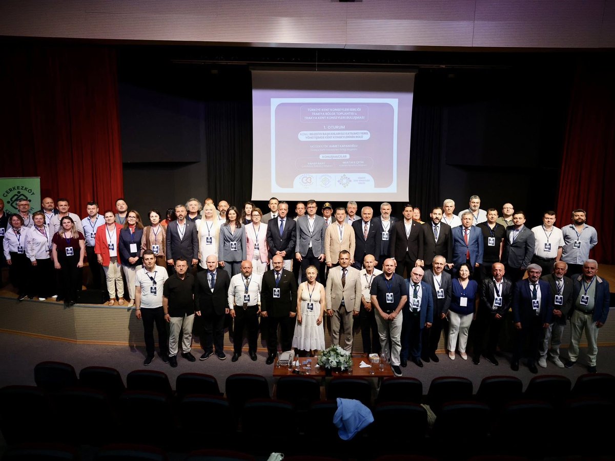 trkkb's tweet photo. Çerkezköy Kent Konseyi Başkanı Sn. Volkan Kuru, @cerkezkoybld Başkanımız Sn. @vahapakay59, Süleymanpaşa Kent Konseyi Başkanımız Sn. Hülya Çetin, Süleymanpaşa  Belediye Başkanımız Sayın @VolkanNallar ve Trakya Bölgemizin Kent Konseylerine  teşekkür ediyoruz. https://t.co/9e2z43fYCC