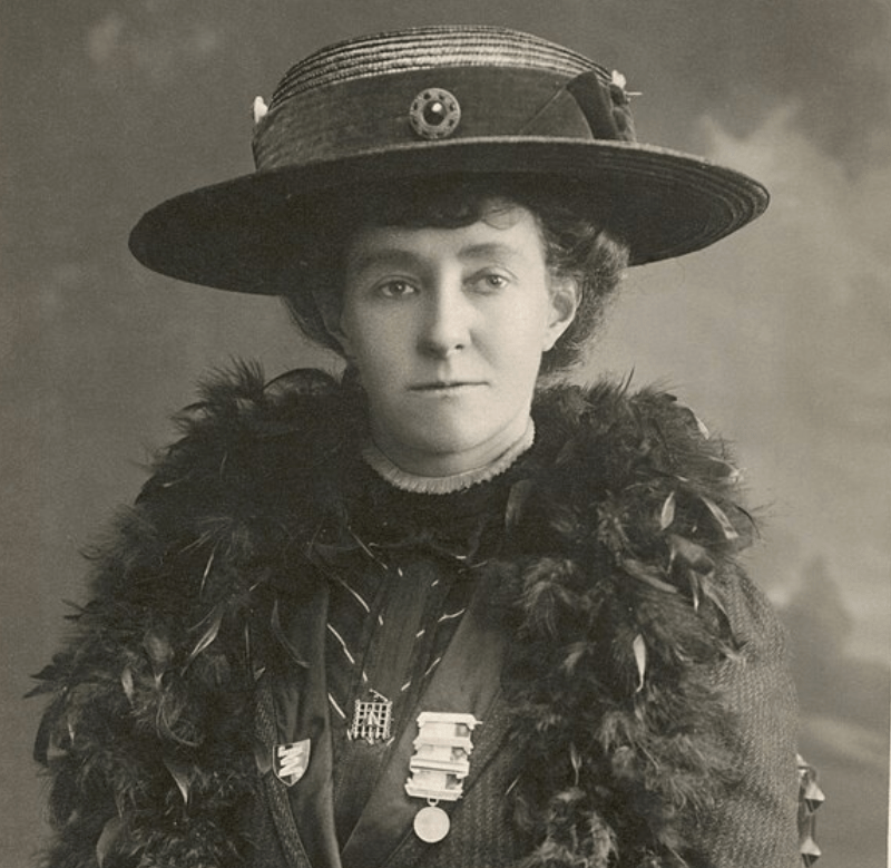 wrkclasshistory's tweet photo. #OtD 8 Jun 1913 Emily Wilding Davison, the socialist suffragette who tried to grab the King's horse at Epsom a few days earlier protesting for women's right to vote, died of her injuries https://t.co/SXLvCWZ1au https://t.co/1Z1au7BYIm