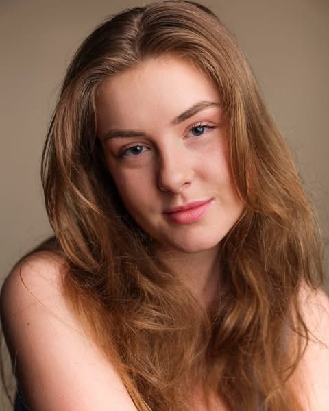 TimetoShineLtd's tweet photo. Self tapes in for Amelia and Alexandra for the body double on a great feature film
#bodydouble #featurefilm #looks #actress https://t.co/Pl3CFTStDp