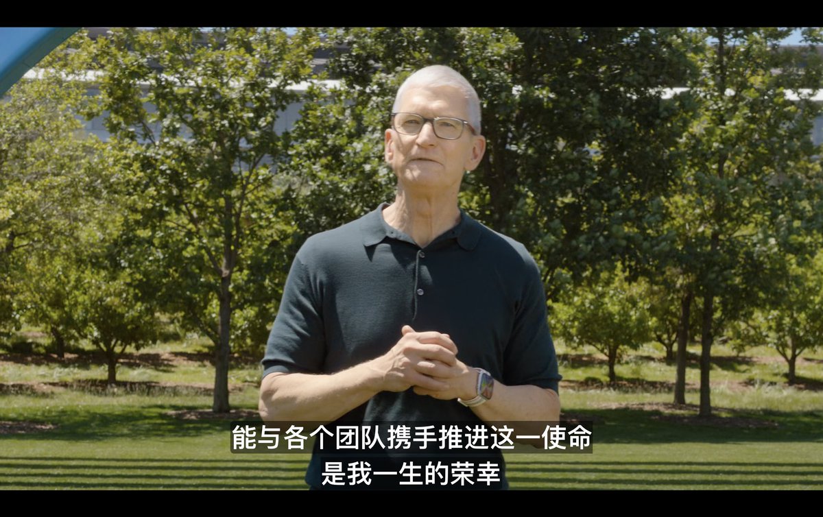 SemiStack's tweet photo. 不煽情，不高举双手，不把自己讲成传奇，只是把每一页 Keynote 翻完
完美谢幕，最后一次。 https://t.co/WkzXf91DrM