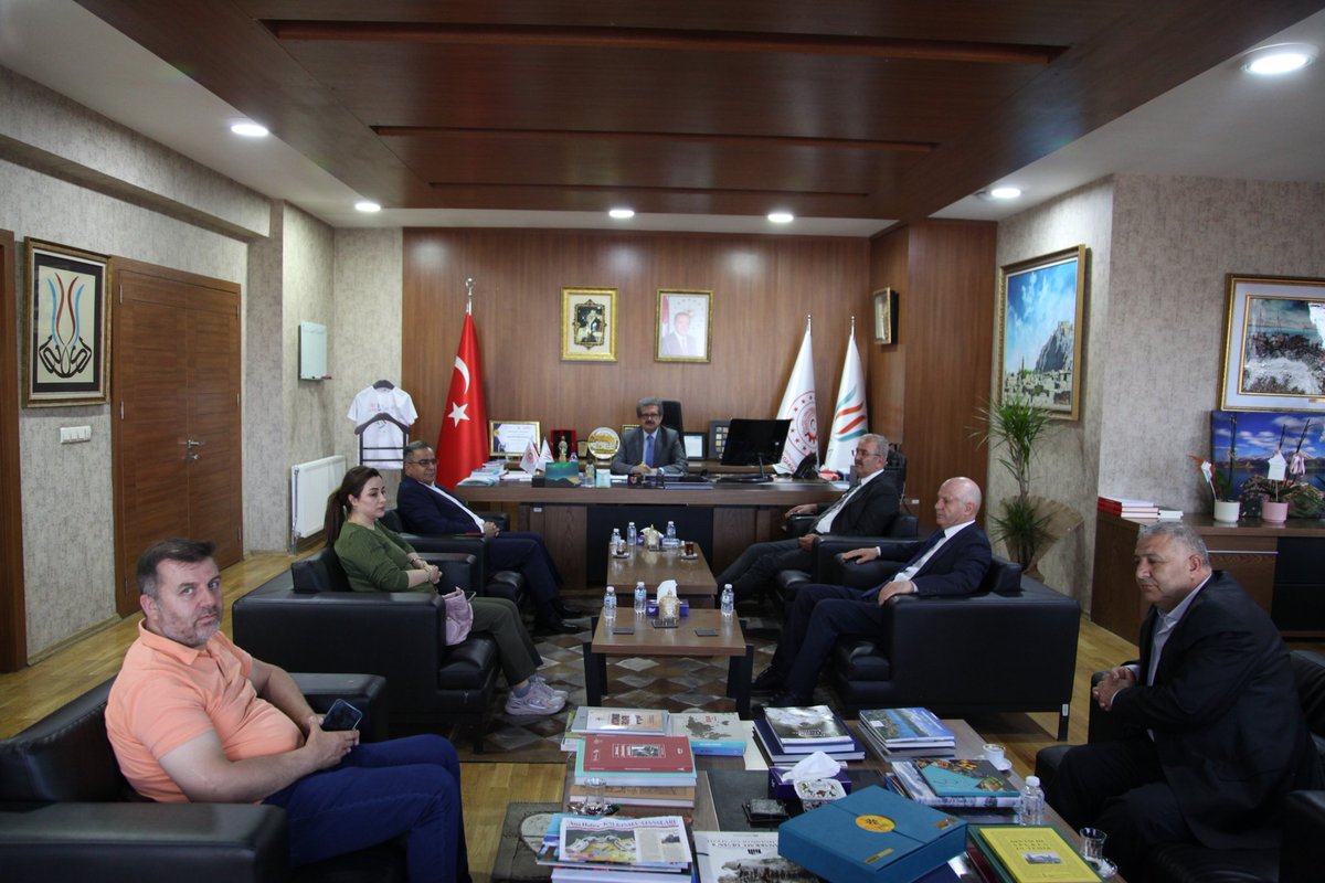 TC_DAKA's tweet photo. 📌İŞGEM Müdürü Mahmut Gedik ve İran'ın Batı Azerbaycan Bilim ve Teknoloji Parkı Başkanı Hassan Heidari ajansımızı ziyaret ettiler. 

🤝Ziyaret kapsamında, DAKA İran Masası faaliyetleri ve olası iş birliği alanları hakkında görüş alışverişinde bulunuldu. https://t.co/7FyvjoucmW