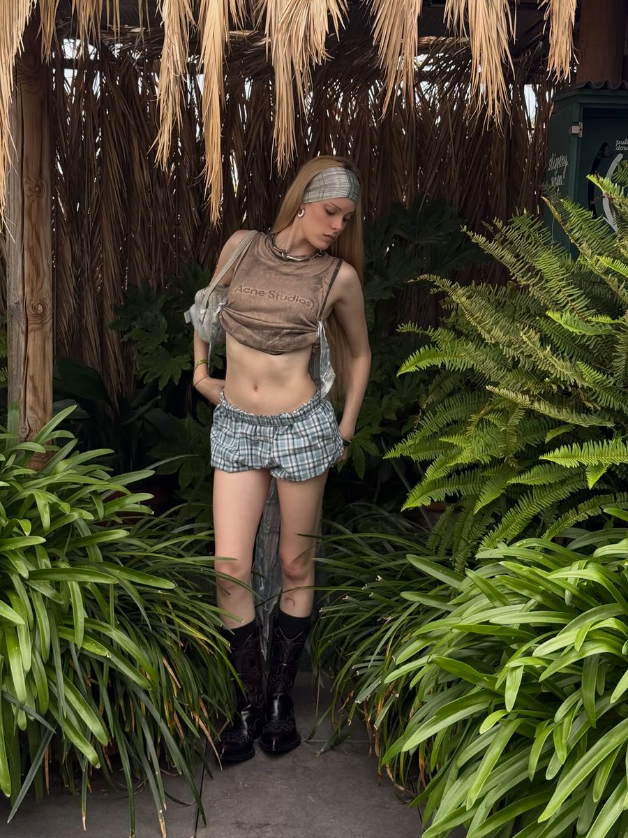 DragBasee's tweet photo. Gigi Goode looks gorgeous at Primavera Sound in Barcelona, Spain. https://t.co/bP0iCJPYEL