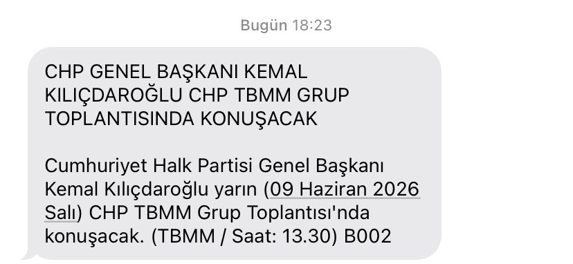 baskanozgurozel's tweet photo. SON DAKİKA | Atanmış Kemal, üyelere CHP Grup Toplantısında konuşacağını duyuran bir SMS yolladı.

Resmiyete göre Kayyım Kemal'in grup konuşması yapabilmesi için izin verilmemişken bu mesajın atılması TCK'ya göre halkı yanıltıcı bilgiyi alenen yayma suçunu barındırıyor. https://t.co/IToTnc7yAh