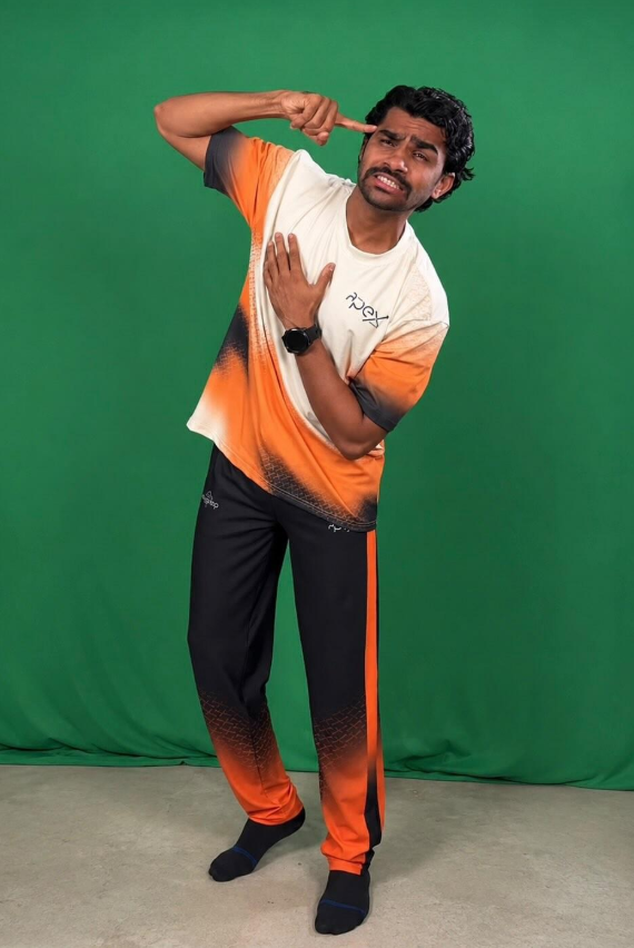 rahulghosh97043's tweet photo. Shreeman Bhau ka ye kya haal bana diya hai😭 https://t.co/eY8dmnbttd