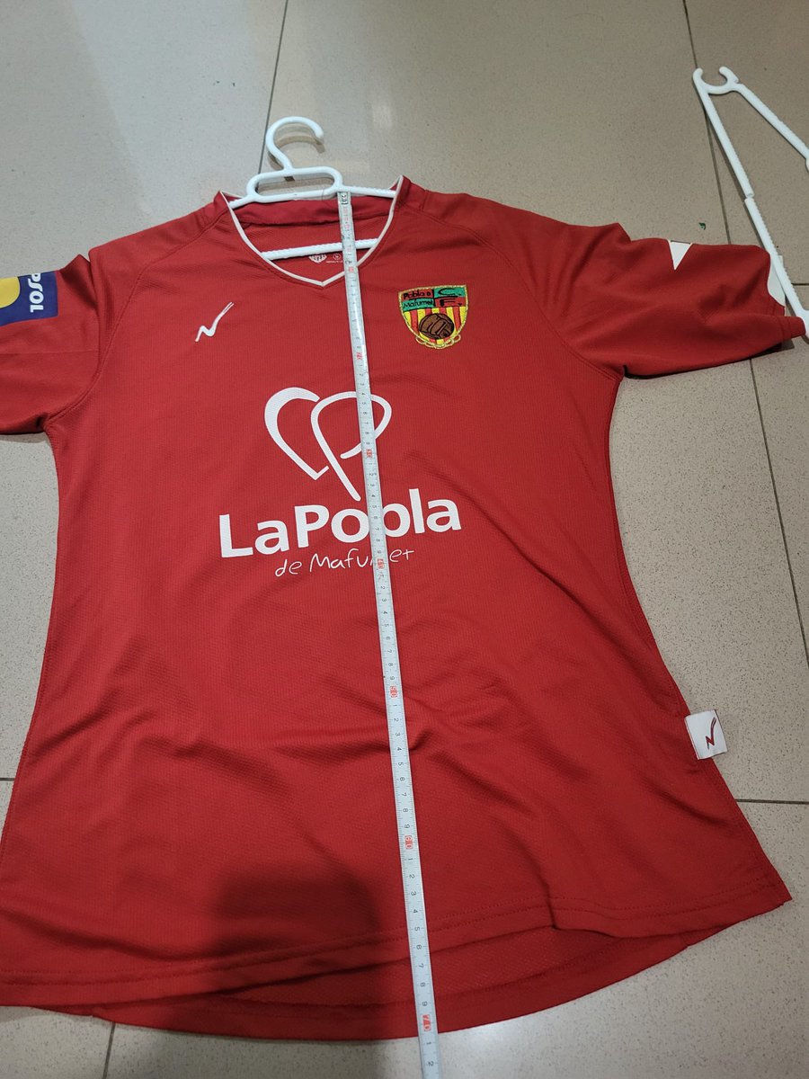 pellgrana's tweet photo. Bona tarda, nastiquers!

M’han ofert aquestes samarretes:

🔴 Pobla de Mafumet 07/08 – M – 20€
🔴 Nàstic porter 24/25 – S (amb 🏷️) – 20€
🔴 Nàstic 18/19 – Talla M/L – 20€

Si algú hi està interessat, que m’enviï un MD i us posaré en contacte amb el venedor. https://t.co/dzECc5oIij