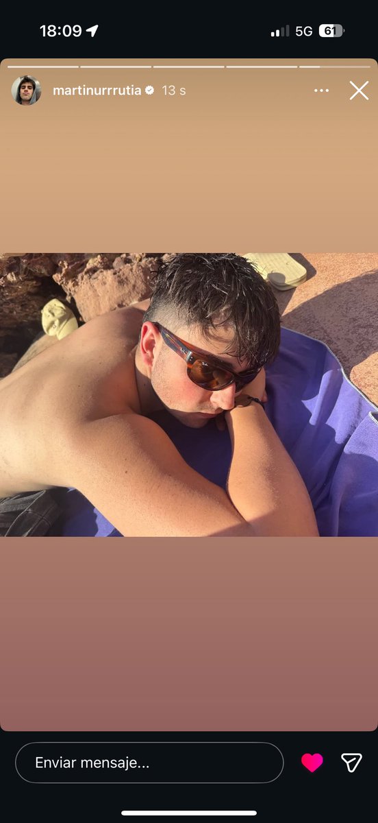 mumumunoo's tweet photo. martin está diciendo un beso a todas mis juantinas solteras este verano, respeto vuestro estilo de vida pero no lo comparto

menorca 💋 https://t.co/03V3FCfVwh