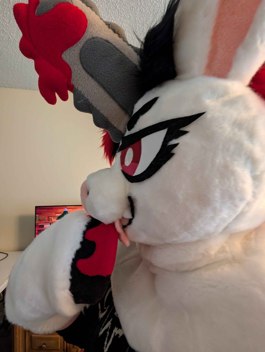 parttimeponyy's tweet photo. She’s home!! Don’t forget to check out my TikTok for additional pony fursuit content! https://t.co/dM7z6cYmv6