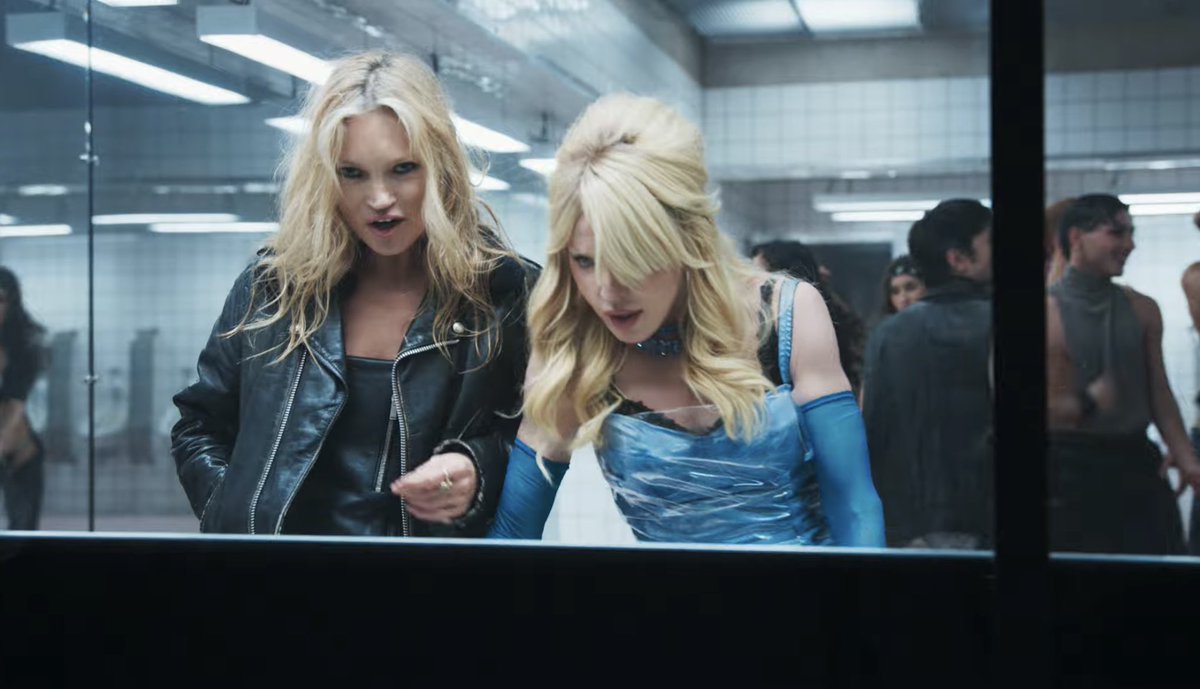 PopLoop_'s tweet photo. Madonna presenta el cortometraje para su nuevo álbum #ConfessionsII, que incluye colaboradores musicales y celebridades de alto renombre.

La Reina del Pop, trae de vuelta los visuales en una industria que recude cada vez más los presupuestos.

➡️ https://t.co/mgNnLsi35D https://t.co/6Xo0R1fcpe