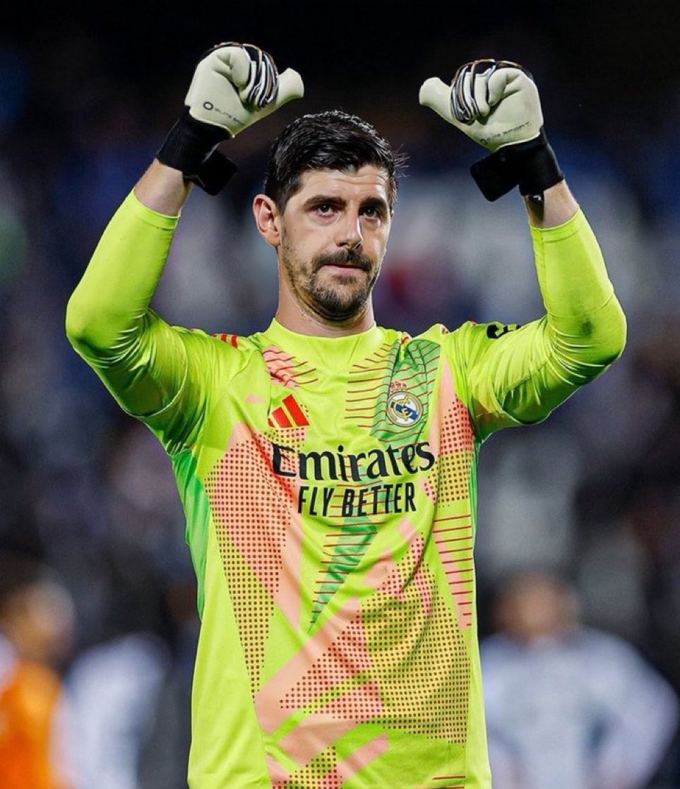 YashRMFC's tweet photo. Who would you rather have on your team: Prime Casillas or Courtois? https://t.co/j7VW1RtNCa