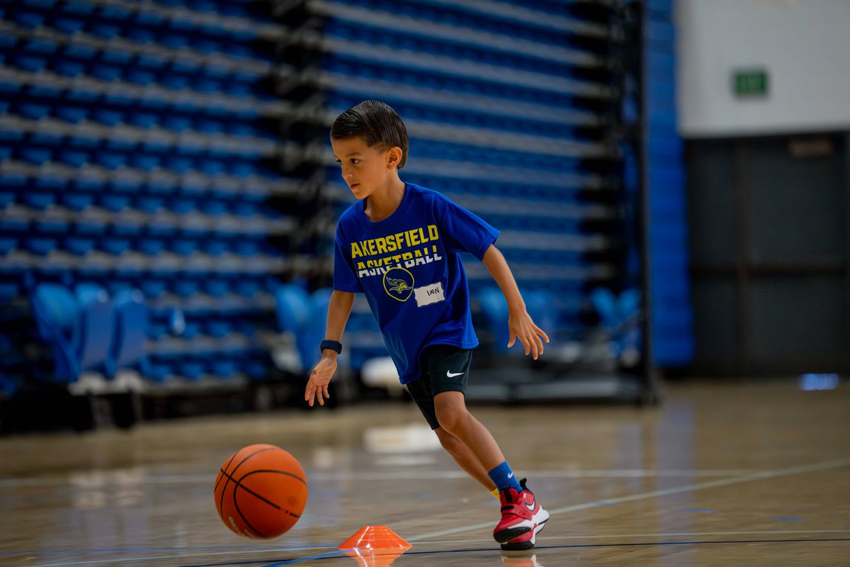 CSUB_MBB's tweet photo. CAMPS ARE RIGHT AROUND THE CORNER 

Make sure to reserve your spot today !!! https://t.co/Vs5416QsTs

#RunnersOnTheRise https://t.co/BZWm8Mr2pS