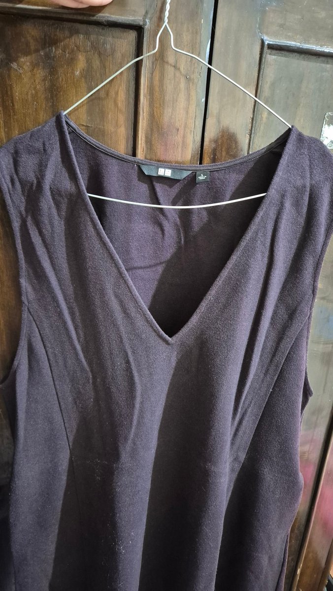 FridaPuput1's tweet photo. [PRELOVED] wts midi dress uniqlo ukuran L. 85k angkut bisa co oyen. Di bawah ini ada foto pas aku pake (tb 165, bb 60) https://t.co/qY0dlsJyr0