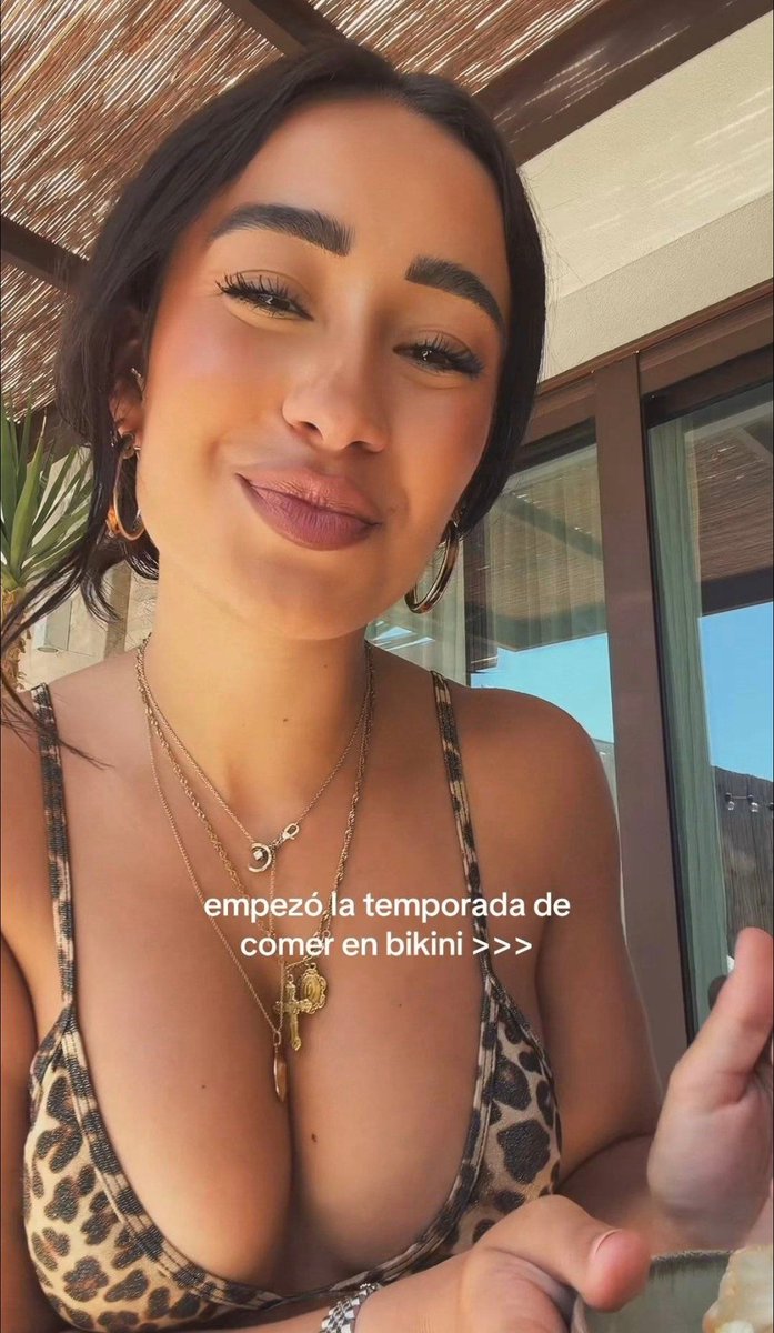 ShizukaUwU__'s tweet photo. Aburrida en la piscina 👙 https://t.co/Cf7A6NdxOi