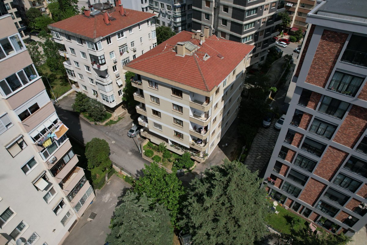 kiptaskonut's tweet photo. Riskli yapıların dönüşümüne #İstanbulYenileniyor ile devam ediyoruz.

Birecikli Apartmanı’nın yenilenmesi için hak sahiplerimizle sözleşme imzalamaya başladık.

https://t.co/5iNg3kMzef https://t.co/MdXIznnnN3