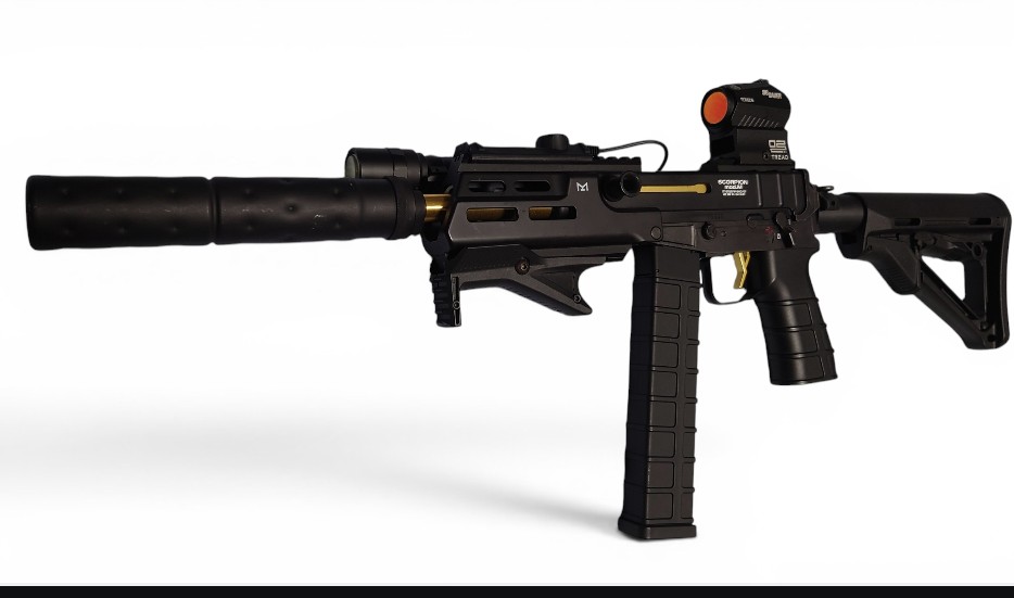 q4pPsueoDMHVAOn's tweet photo. ご要望を頂きまして東京マルイ スコーピオン用のM4ストックアダプター（15ポジションパイプ一体型）を3DPで作製してみました！

持ち運びに便利な折りたたみ機構はそのままで、本体を分解することなくリンク部のクリセント型止め輪を外すだけで簡単に交換できます。元の状態にも直ぐに戻せます😆

モニターでお試し頂ける方がいらっしゃいましたら是非DMをお願いいたします！