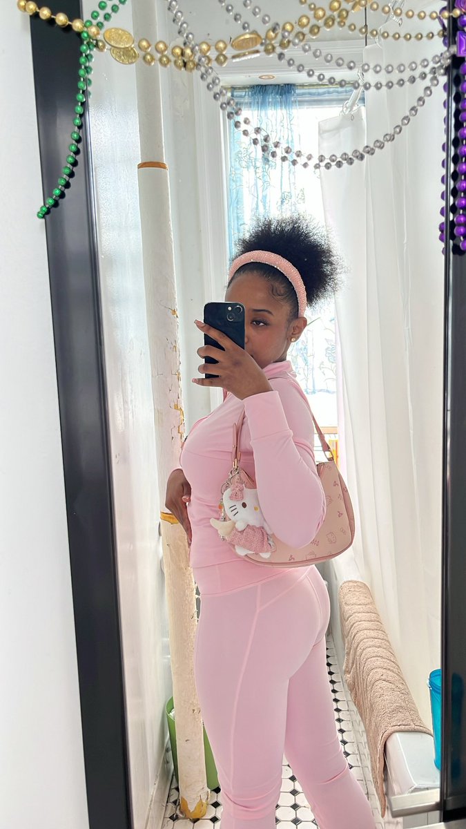 dareallourdes's tweet photo. EVERYTHANG PINKA 🎀🌸🩰🦩 https://t.co/GmqW0szkqh
