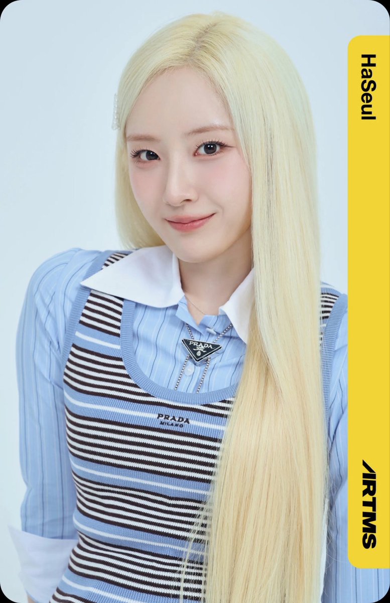 haseulpretty's tweet photo. awwww 😖 https://t.co/J2pN1DN1WU