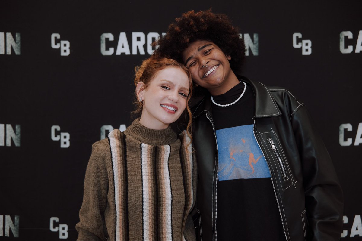 PoxaaAri's tweet photo. ontem eu abracei a Carooooool 🥹🥹🧡 https://t.co/lrcg0DT5kG