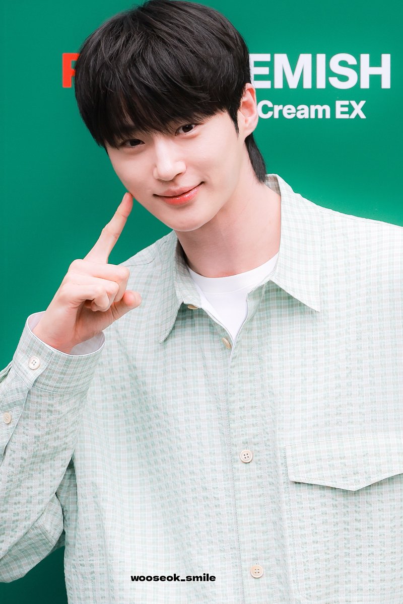 ULyYxGuPGR69662's tweet photo. 260601 
#변우석 #ByeonWooSeok https://t.co/t7HKXqaHZN