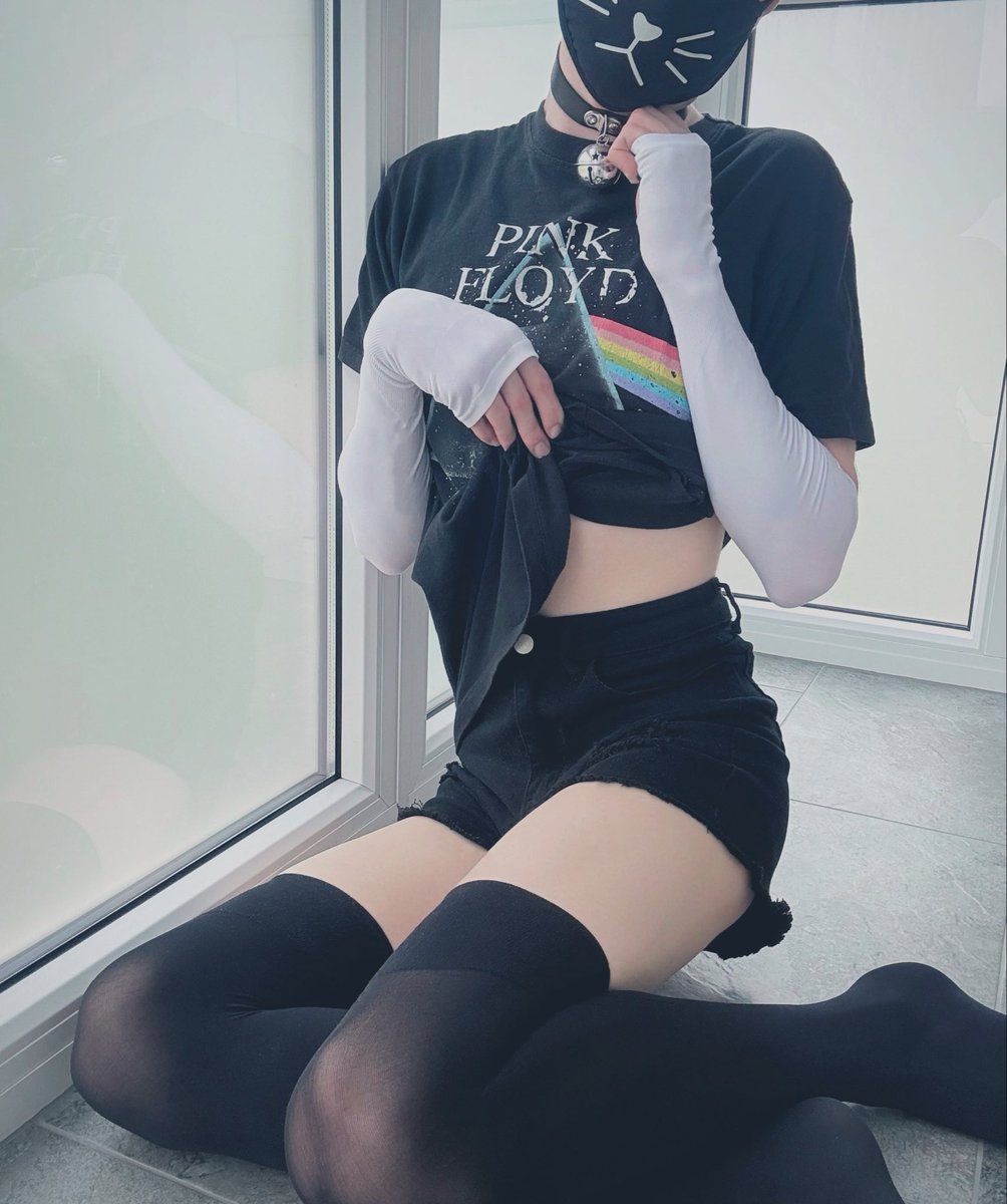 DrewwFB's tweet photo. Smol waist https://t.co/nnK4GswAfB
