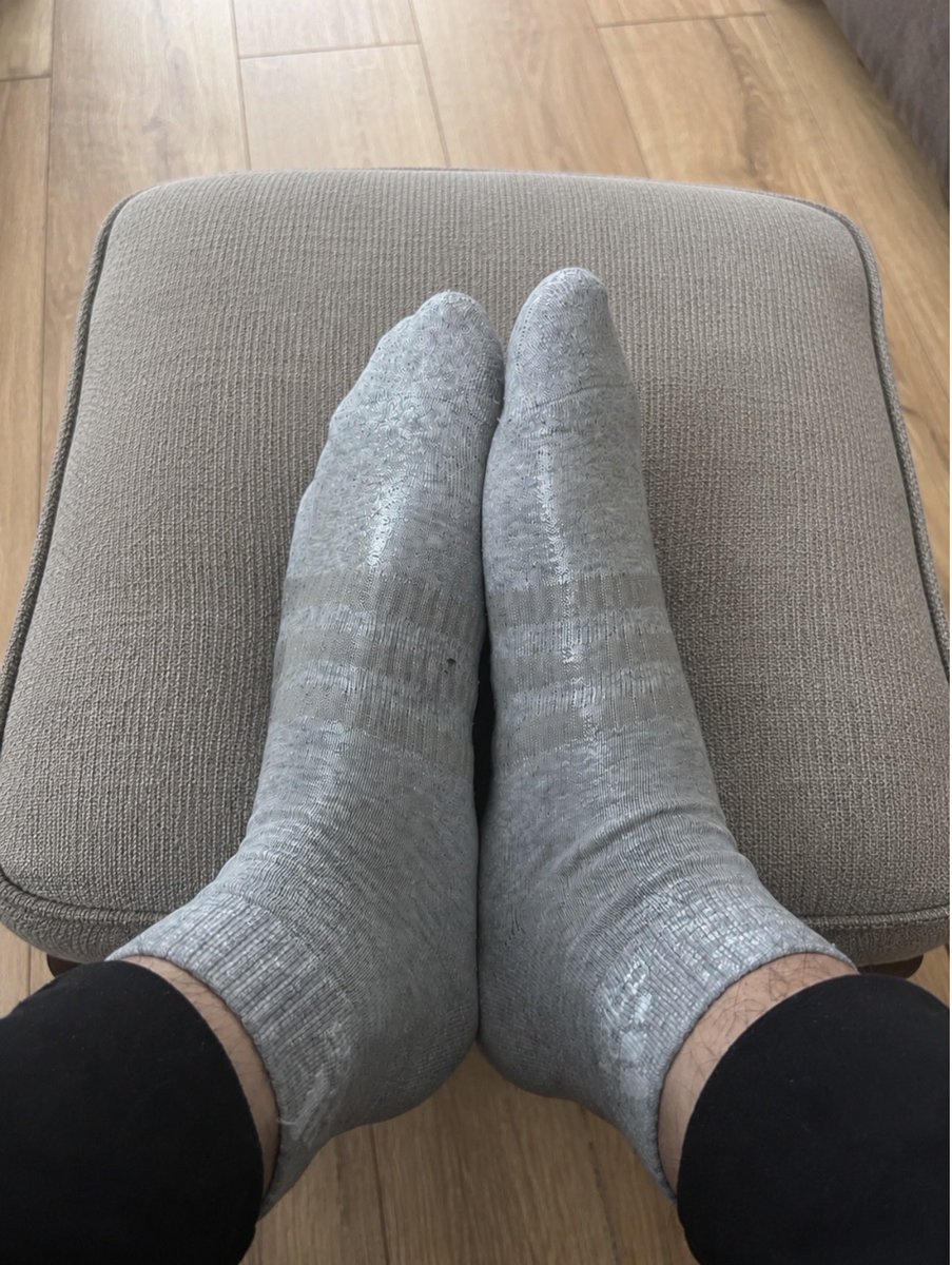 AlMalik092's tweet photo. My sweaty smelly socks ready to be sniffed 😈 paypigs pay up to ur master. Don’t be a broke slave, be a payment ready slave. Send me money on my PayPal linked to my bio for more content. #paypig #findom #feet #feetfetısh #socks #smellysocks #sweaty #paypal #payup https://t.co/JlzHyIKAu4