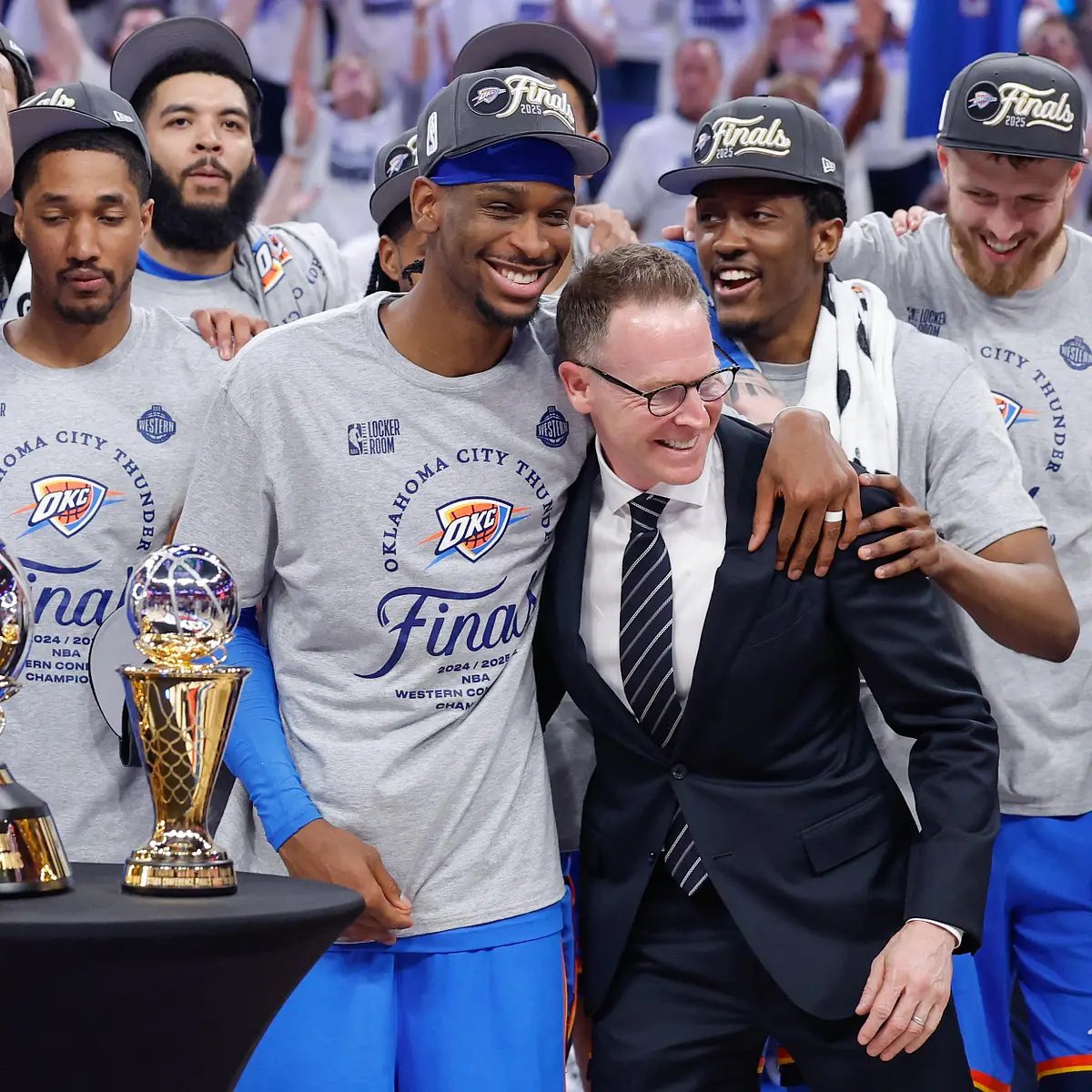 TheDunkCentral's tweet photo. “He’s playing against 6 people. He’s got 5 defenders and the 6th defender is social media.”

- Sam Presti on SGA

(Via @CAlmanza1007 ) https://t.co/c4Q61hvkVl