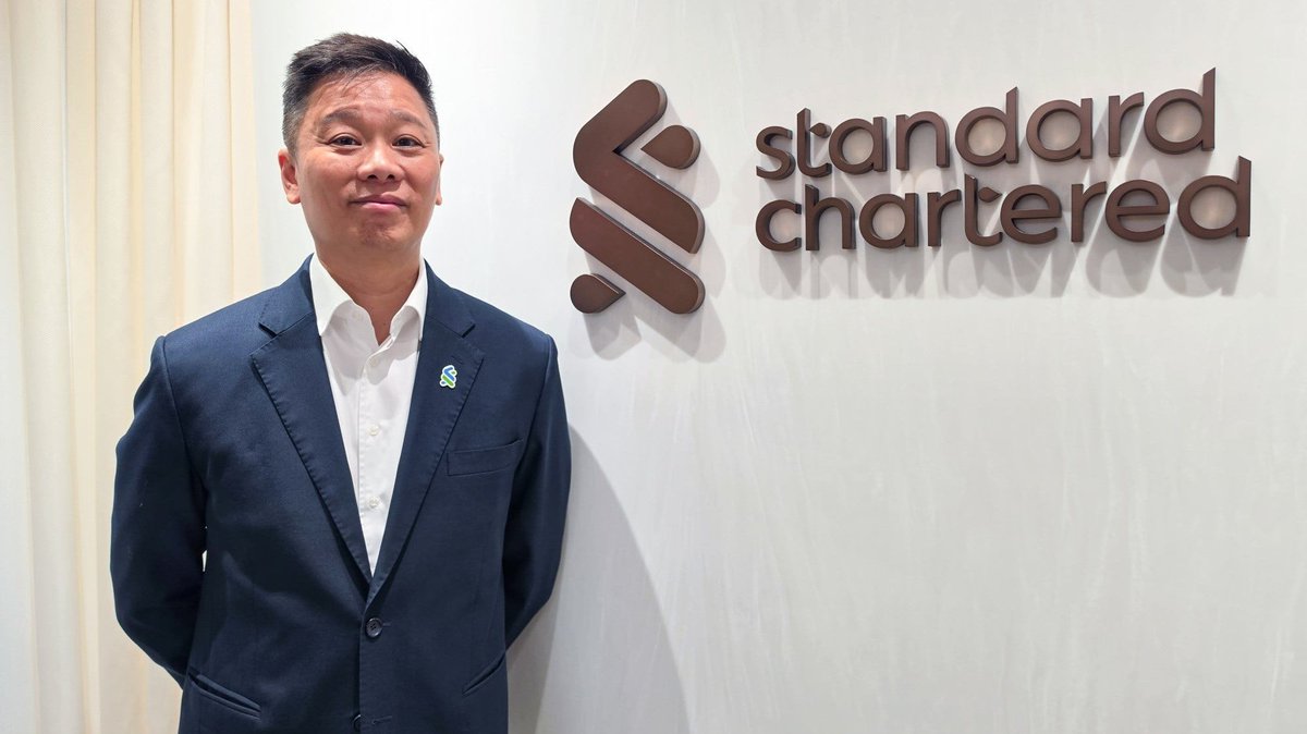 UrsBolt's tweet photo. 🇭🇰International firms bet big on #HongKong's US$2.95 trillion wealth hub status:

City’s offshore wealth market is thriving as AXA and Standard Chartered target high-net-worth clients despite regulatory tightening.

@SCMPNews: https://t.co/MV9FDkQ0ye #Asia #WealthManagement https://t.co/gk5a5icb1t