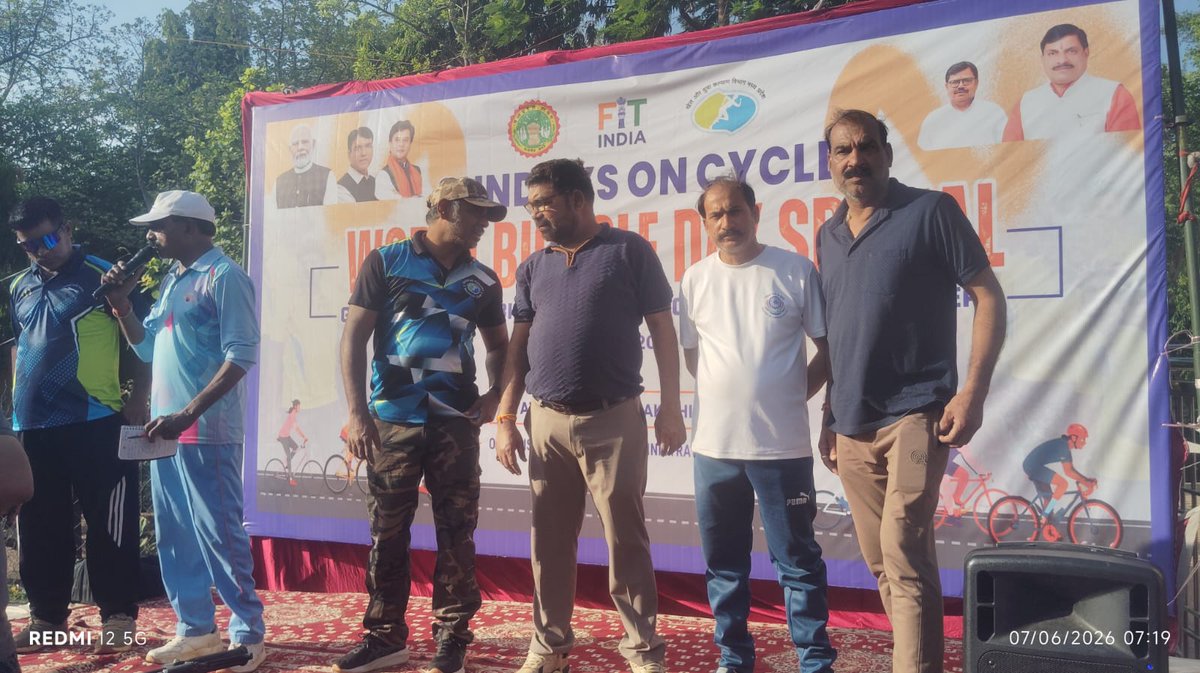 projsshivpuri's tweet photo. प्रधान जिला एवं सत्र न्यायाधीश श्री राजेंद्र प्रसाद सोनी के निर्देशन में एवं श्रीमती रंजना चतुर्वेदी, सचिव जिला विधिक सेवा प्राधिकरण शिवपुरी के मार्गदर्शन में गतदिवस शहीद तात्याटोपे स्मारक परिसर शिवपुरी में विधिक साक्षरता शिविर एवं साइकिल रैली का आयोजन किया गया। 
#शिवपुरी https://t.co/xCGQT0Ujeh