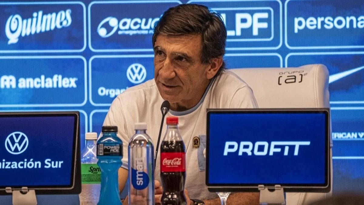 racingdealma's tweet photo. 🔹Por el momento no hay acuerdo económico con Gustavo Costas y por eso todavía no fue desvinculado. https://t.co/rqV9xrXttQ