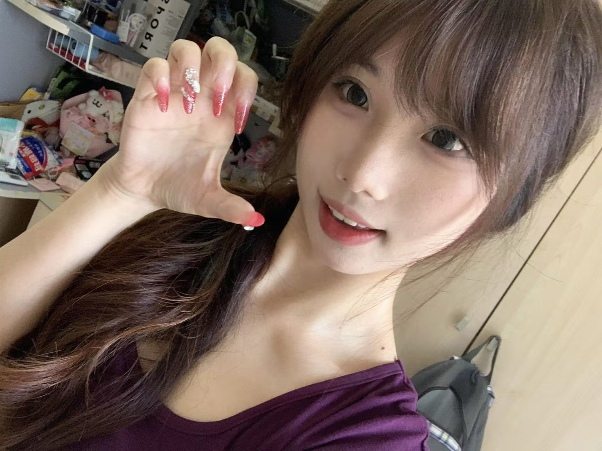 mindful200's tweet photo. 难道紫色的我没有韵味吗��� #反差 #女大 https://t.co/XR136RRPT8