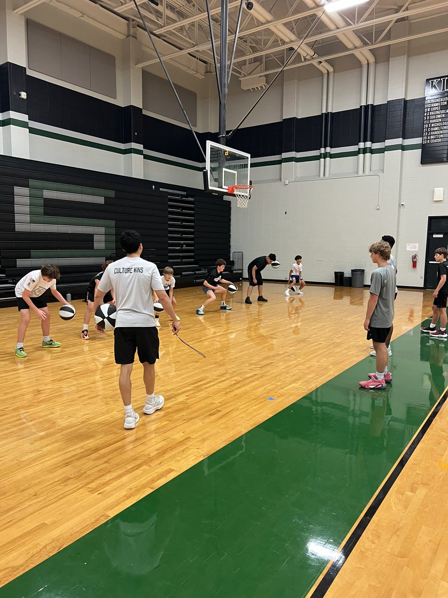 KParkBasketball's tweet photo. Camp day ☝️ is off to a great start‼️‼️

FUNDAMENTALS is KEY 🏀 💪 https://t.co/401TB9cY2Z