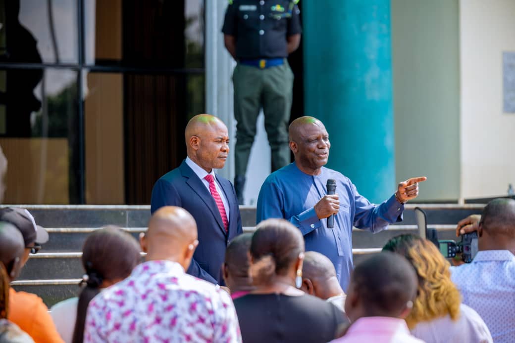 DanNwomeh's tweet photo. NEW: Former power minister, Barth Nnaji has endorsed Governor Mbah, President Tinubu for 2027

Former Minister of Power, Prof. Barth Nnaji, has endorsed Governor Peter Mbah of Enugu State and President Bola Tinubu for a second term in office, saying the governor has done exceedingly well.

Nnaji announced the endorsement while fielding questions from Government House correspondents during a visit to Mbah on Monday, citing several landmark achievements of the governor in just three years.

The former Minister said he was unavoidably absent at the weekend when the people of Enugu East Senatorial District endorsed Mbah and President Tinubu at a massive rally, but maintained that politics was about lineup and he was fully in support of the president’s endorsement and reelection.

“It should not be a surprise that I am in support of my younger brother. You may not be aware that during the run-up to the 2023 election, I led a group of key stakeholders in Nkanu East to campaign, going to all the key stakeholders in Enugu State, asking them to, please, consider Nkanu East; that we had not had the opportunity of holding this position. And because of that lack of opportunity, Nkanu East was about the only local government that did not have any real government presence.

“If you are in, say, the Idodo area where the governor and I come from, you had to go through four local governments before you got to the headquarters of our own LGA. This needed to change. And so now all that is changing because of the work of His Excellency, our governor. And you can see that to go from that Idodo area to Amagunze, our local government headquarters, is now a matter of a few minutes. That has totally changed the calculation,” he stated.

Continuing, he lauded the governor’s strides in the areas of security, infrastructure, and healthcare, which he said were not only critical enablers of economic growth, but also key to reversing brain drain and overseas medical tourism.

“There are so many other reasons why we have to all come and encourage our governor for what he is doing and to do more.

“I was just talking with him about the two major criteria for people to come back to Nigeria instead of the ‘Japa’ syndrome of running away. Those two would be security, and the second is high-quality healthcare. So, the development of the Enugu International Hospital, which will have the sort of equipment that people run elsewhere to access, is something that is quite innovative for Nigeria.

“We are not lacking in high-quality doctors because we have them, except that many of them have run away. So, this hospital here will bring them back and begin to reverse healthcare tourism.

“Then there are all the infrastructure projects, the roads of standard quality that have been built or are ongoing across the state, and so on.

“Therefore, my presence here is to encourage him and support him so that by the next term, we should be able to see a lot more. That is the point,” he added.

Nnaji urged other people jostling for the office of governor in 2027 to join hands with the governor to consolidate on his achievements and actualise his lofty vision for the state.

Citing his personal experiences, he described Mbah as a listening leader and called on other stakeholders in the state to offer their advice where necessary.

“The whole idea is for all of us to join together to support the governor for the next term. It is okay for people to run for office, but you have to look at the future. What are we really trying to gain?

“If we are doing well, then the thing is to encourage the governor and his government to do more for the people.

“The other thing is that key stakeholders in the state should be able to come and be part of advising for the better. I mean, a governor is not God. A governor is a person of excellence who should be able to move the state forward. But in doing so, wherever there are things that are not going the way people want,