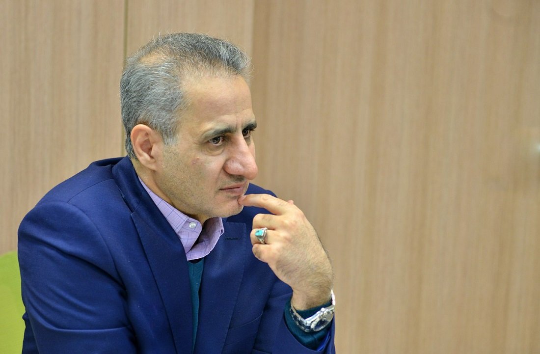 naftoil's tweet photo. بنده تحریم دکتر #حسینی را خدمت ایشان تبریک عرض کرده و امیدوارم روزی خدمات ما به اسلام و ایران اسلامی چنان باشد که شایسته اقدامات خصمانه دشمنان خداوند قرار گیریم.
هرچند این گونه اقدامات اساسا تامل برانگیز است زیراکه نظریات دکتر حسینی همواره بر پایه اعتدال و تعقل بوده است. https://t.co/OBGKjDRpTp